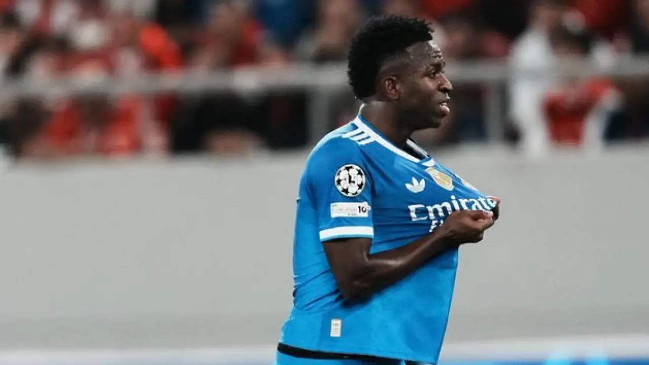 موقف فينيسيوس جونيور من تجديد عقده مع ريال مدريد يحدد مستقبل الفريق في الموسم المقبل